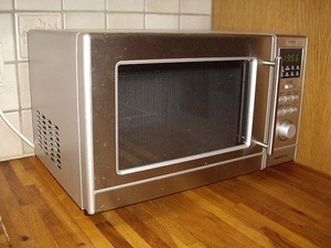 "Come funziona un forno a microonde?"