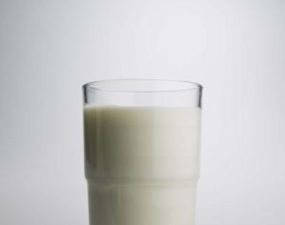 Le differenze tra il latte di riso e il latte di mandorle
