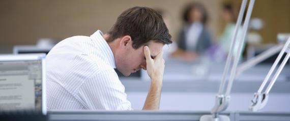 "Lo stress a lavoro ti toglie 33 anni di vita". La rivela che un ambiente ostile può accorciare l'aspettativa di vita