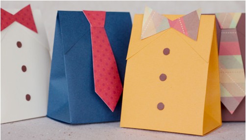 Come fare pacchetto regalo a forma di cravatta per Natale