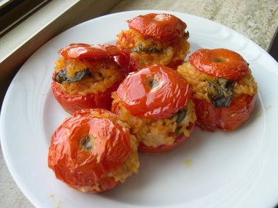 Come realizzare i pomodori ripieni di riso