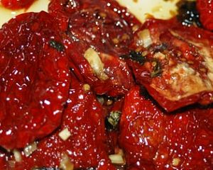 Come realizzare i pomodori secchi sottolio