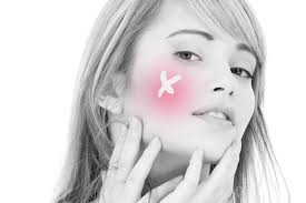 5 prodotti che TUTTI quelli che soffrono di acne DEVONO avere
