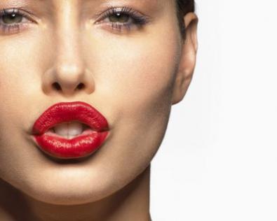 Come applicare correttamente il rossetto