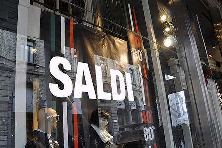 Come acquistare vestiti alla moda su un bilancio