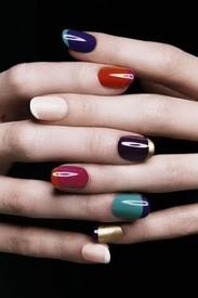 Consigli per una manicure perfetta: scegliere lo smalto migliore