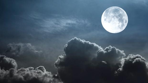 Come la luna influenza il sonno