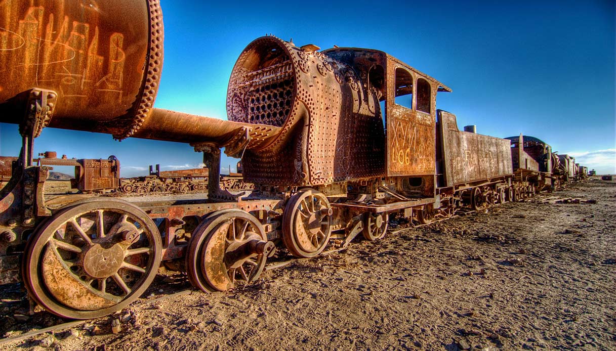 Bolivia cimitero dei treni Bolivia: ecco il cimitero dei treni.
