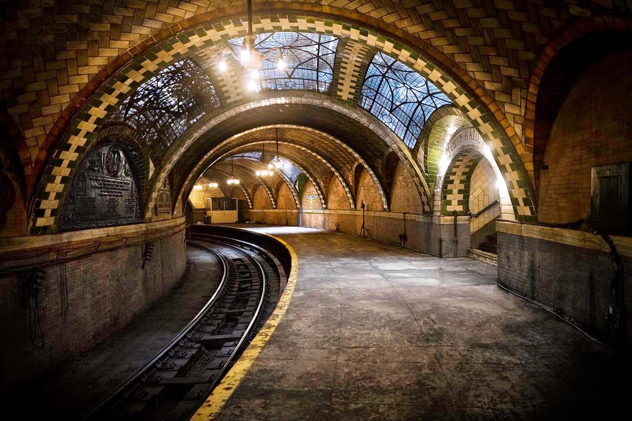 City Hall: stazione della metropolitana fantasma a New York City Hall: stazione della metropolitana fantasma a New York