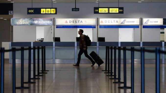 La sala partenze dall'Aeroporto Zavantem di Bruxelles La sala partenze dall'Aeroporto Zavantem di Bruxelles
