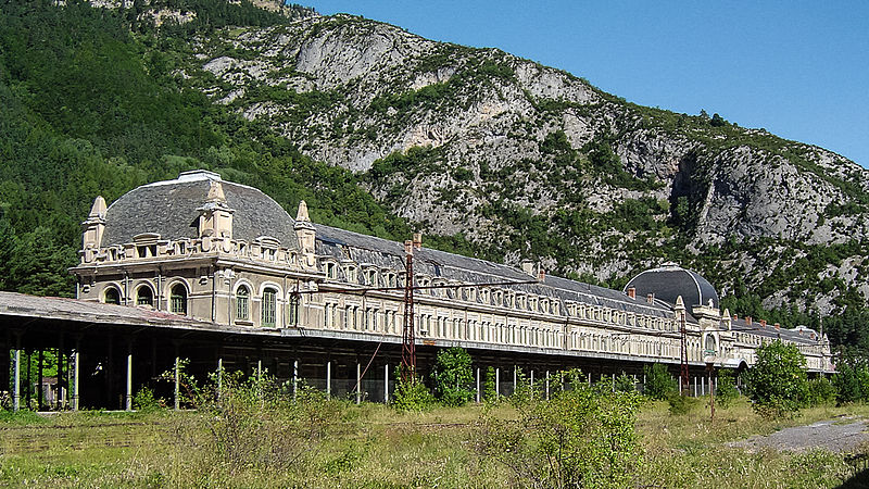 luoghi abbandonati Canfranc_stazione_2011 luoghi abbandonati Canfranc_stazione_2011