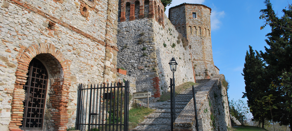 luoghi abbandonati rocca copertina