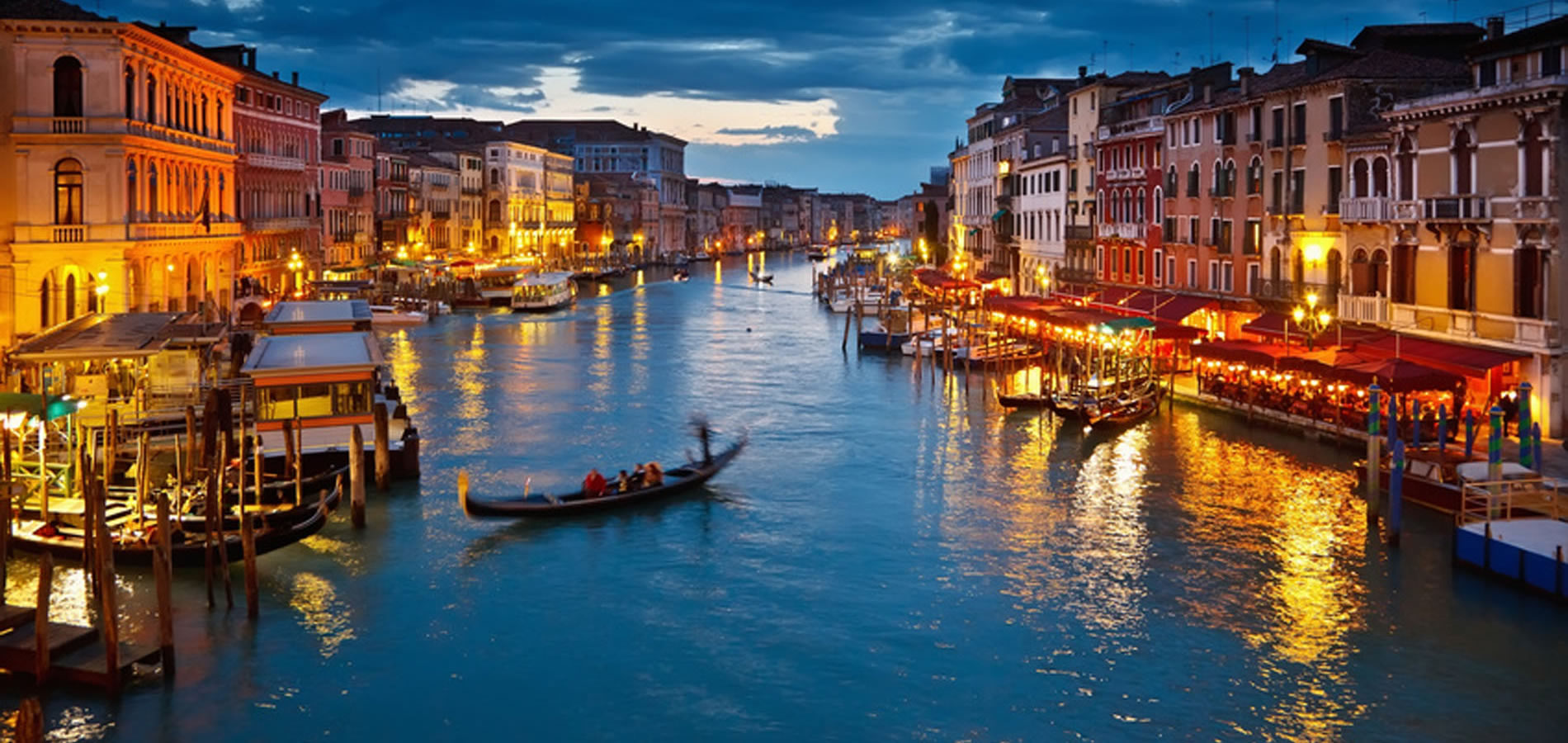 Uno stupendo scatto del Canal Grande di Venezia al tramonto Uno stupendo scatto del Canal Grande di Venezia al tramonto
