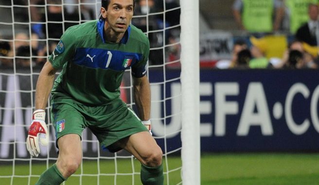 Gianluigi_Buffon_Euro_2012_final_01