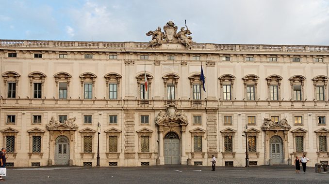 Palazzo_della_Consulta_Roma_2006