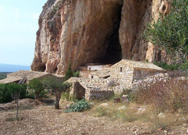 grotta 4