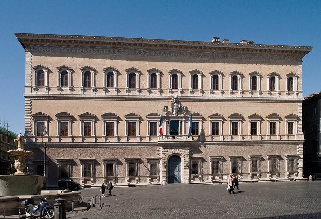 palazzo-farnese