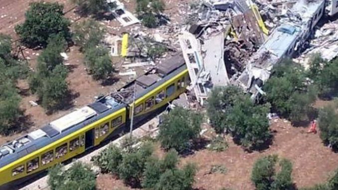 scontro treni andria scontro treni andria