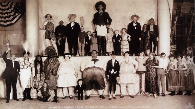 Circo ottocentesco: le inquietanti foto Circo ottocentesco: le inquietanti foto