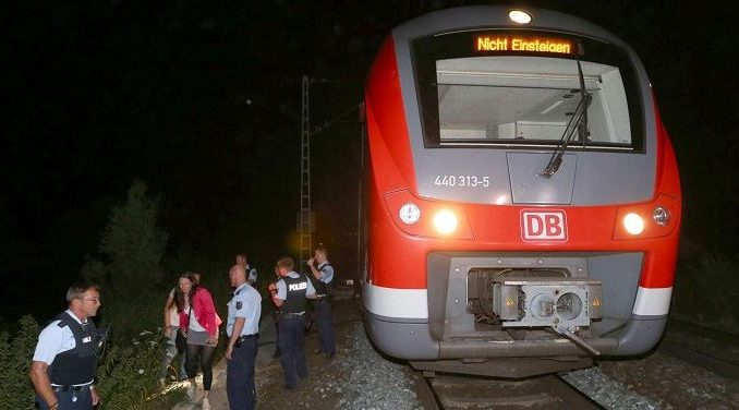 attacco con accetta