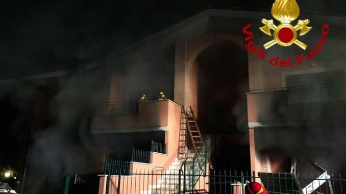 esplosione nella villetta