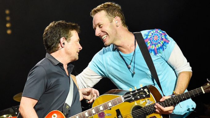 Michael J.Fox suona con i Coldplay Michael J.Fox suona con i Coldplay