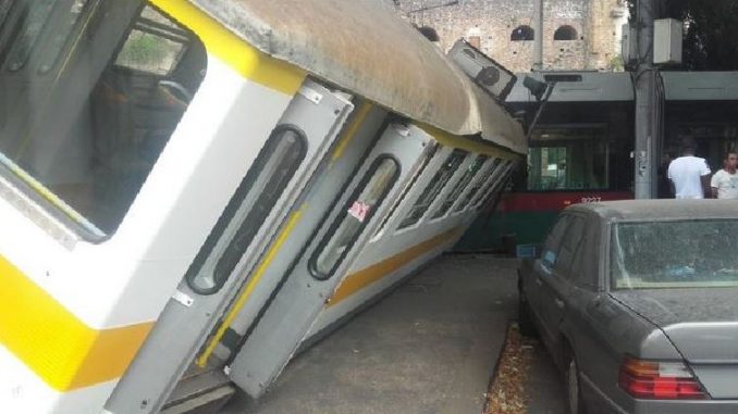 treno contro tram