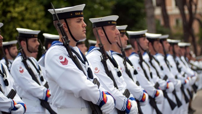 Bando alla Marina Militare per 1980 volontari Bando alla Marina Militare per 1980 volontari