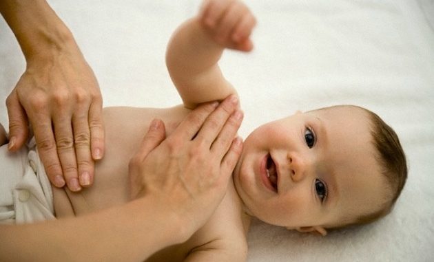 Come stimolare neonato stitico Come stimolare neonato stitico
