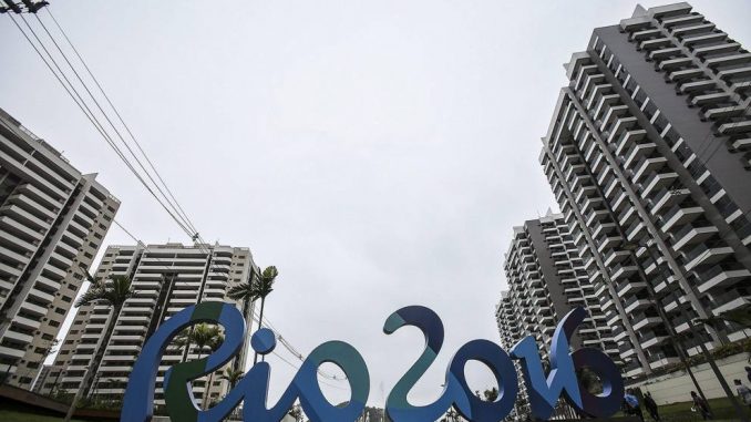 Spettatori feriti in seguito alla caduta di una camera sospesa nel Parco Olimpico di Rio Spettatori feriti in seguito alla caduta di una camera sospesa nel Parco Olimpico di Rio