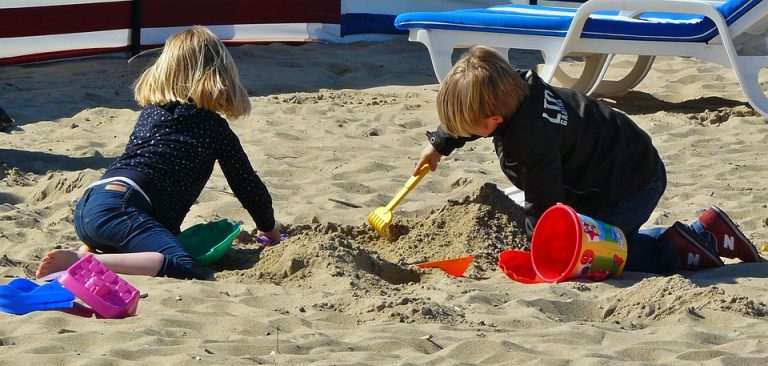 Lasciate giocare in pace i vostri figli Lasciate gocare in pace i vostri figli