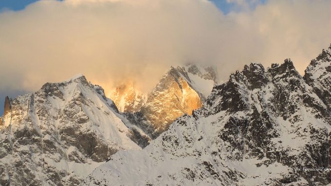 tre alpinisti morti sul monte bianco tre alpinisti morti sul monte bianco