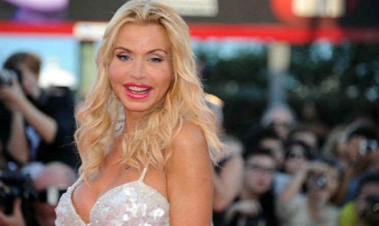 gf-vip-gli-auguri-di-valeria-marini-a-pierfrancesco-pingitore GF Vip, gli auguri di Valeria Marini a Pierfrancesco Pingitore