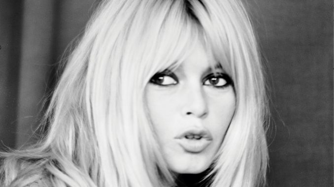 gli-82-anni-di-brigitte-bardot Gli 82 anni di Brigitte Bardot)