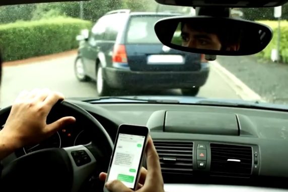 incidenti-al-volante-e-il-governo-pensa-di-sequestrare-lo-smartphone-a-chi-lo-usa-al-volante Incidenti al volante e il governo pensa di sequestrare lo smartphone a chi lo usa al volante