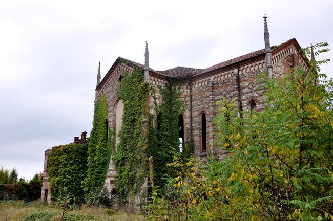Abbandonato l’ex Oratorio di San Luigi a Merate Abbandonato l’ex Oratorio di San Luigi a Merate.
