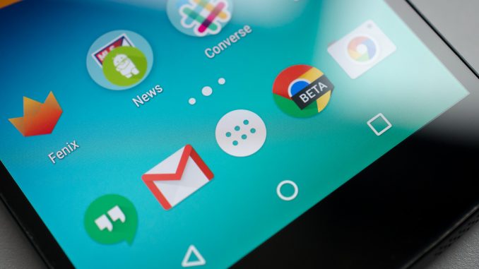 Launcher per trasformare android in iOS Launcher per trasformare android in iOS