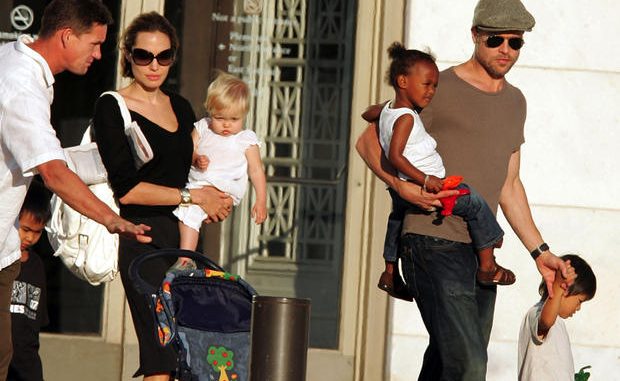 tate-brad-pitt-e-angelina-jolie-nessun-controllo-sui-figli tate-brad-pitt-e-angelina-jolie-nessun-controllo-sui-figli