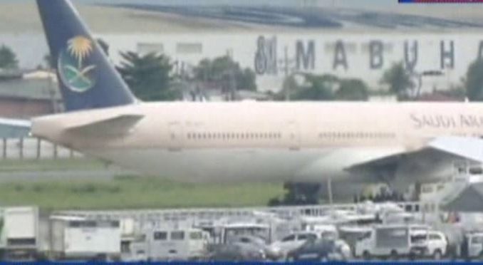 aereo-isolato-a-manila