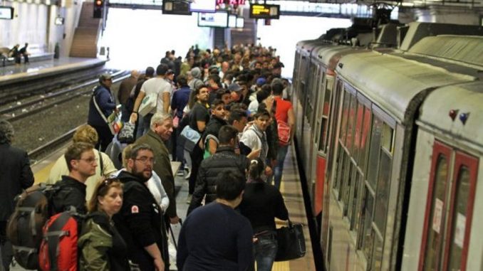 Circumvesuviana ostaggio dei borseggiatori: turisti e pendolari vittime predestinate Circumvesuviana