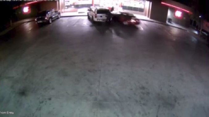 contro-gli-agenti-di-polizia