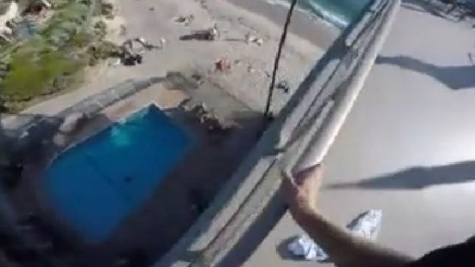 tuffo-in-piscina-da-brividi