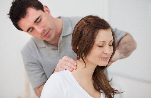 Cervicale mal di testa e vomito: cause e rimedi Cervicale mal di testa e vomito: cause e rimedi