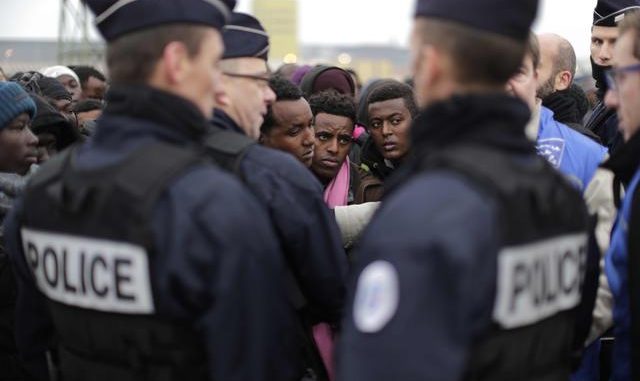 Migranti: Francia,Calais