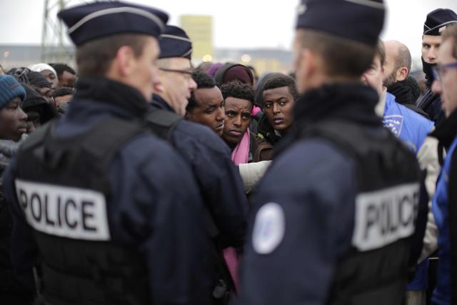 Migranti: Francia,Calais