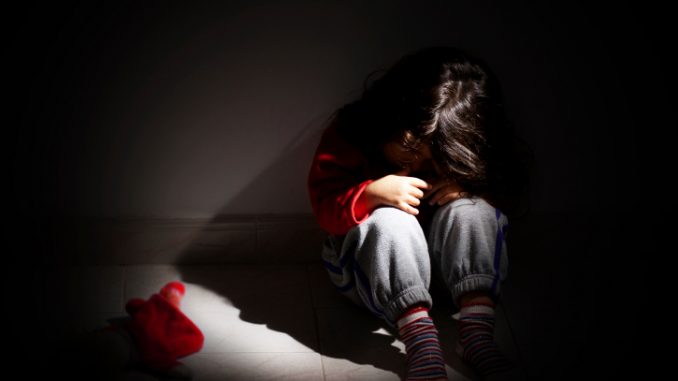 bari-violentata-fidanzata-minorenne-offerta-allamico violenza minori