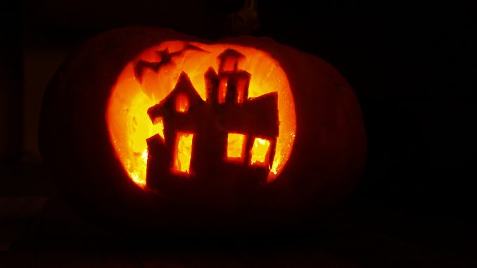 Come creare una sfera di cristallo per Halloween Come creare una sfera di cristallo per Halloween