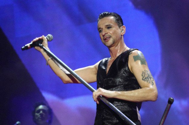 corbis-42-50000610-jpg-depeche_mode_perform_at_the_stadio_olimpico_in_rome