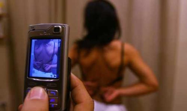 foto-ragazza-tredicenne-online-25enne-denunciato Foto ragazza tredicenne online: 25enne denunciato