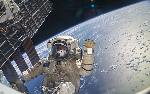 terra-vista-dallo-spazio-stazione-orbitale-in-diretta terra